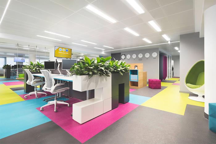 網(wǎng)絡(luò)技術(shù)公司辦公室辦公區(qū)域裝修設(shè)計(jì)案例效果圖