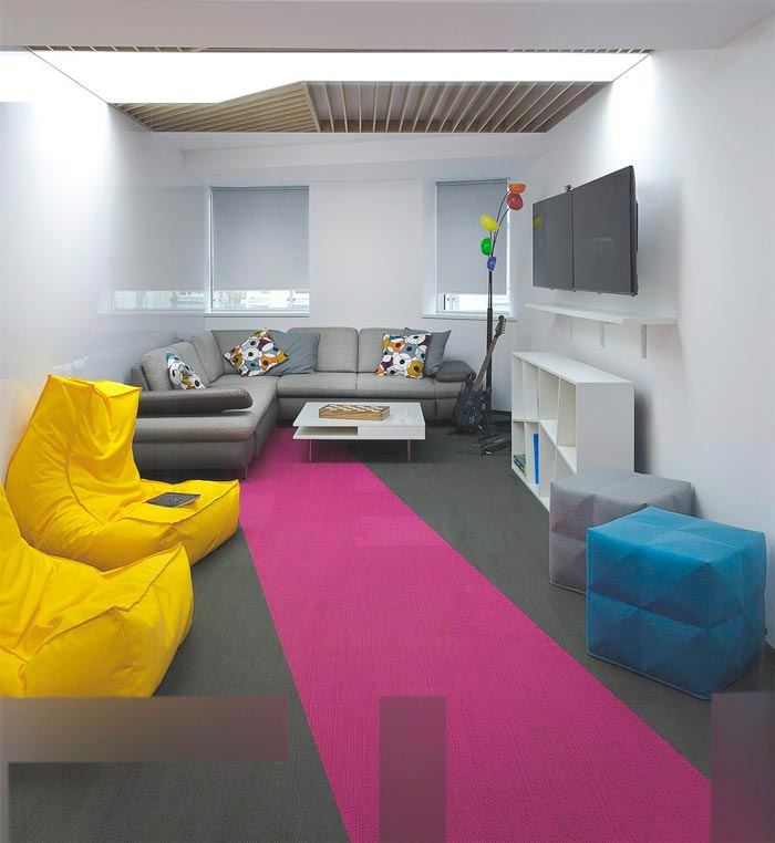 網(wǎng)絡(luò)技術(shù)公司辦公室休息區(qū)域裝修設(shè)計(jì)案例效果圖