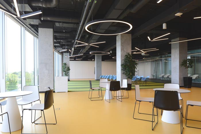 運動用品制造商廠家辦公室休息區(qū)域裝修設計案例效果圖