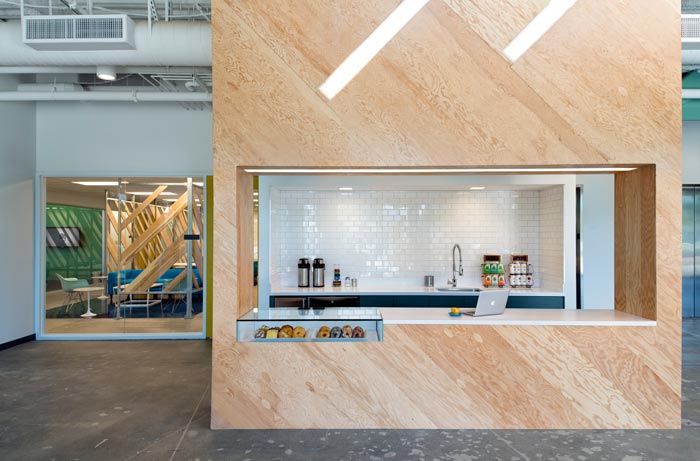 APP開發(fā)公司辦公室茶水間裝修設(shè)計案例效果圖