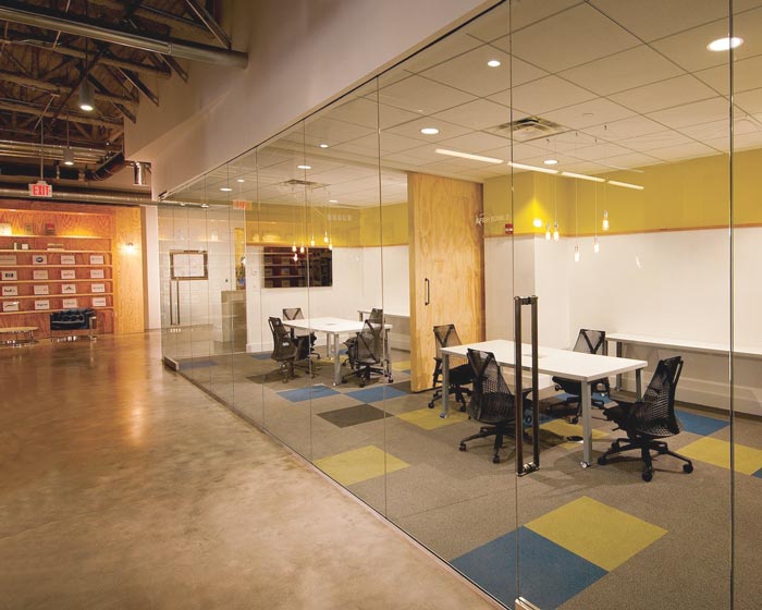 字幕組工作室會(huì)議室裝修設(shè)計(jì)案例效果圖