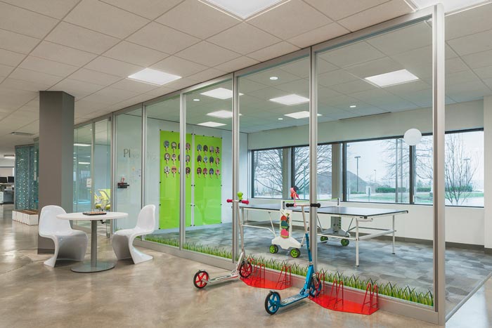 B2B公司辦公室玩耍區(qū)域裝修設(shè)計(jì)案例效果圖