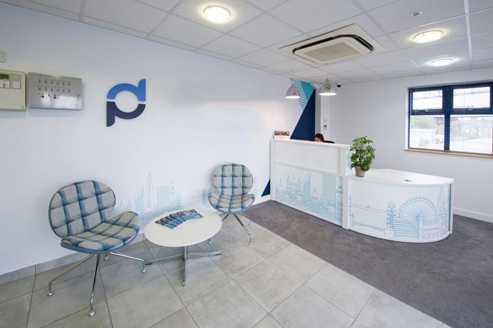 新能源科技公司辦公室前臺裝修設(shè)計案例效果圖