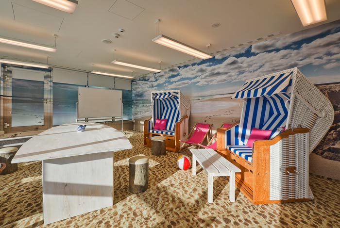 網(wǎng)絡(luò)運(yùn)營(yíng)商辦公室交流區(qū)域裝修設(shè)計(jì)案例效果圖