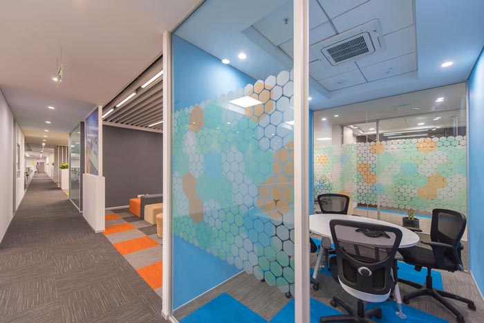 服裝貿(mào)易辦公室過道裝修設(shè)計(jì)案例效果圖