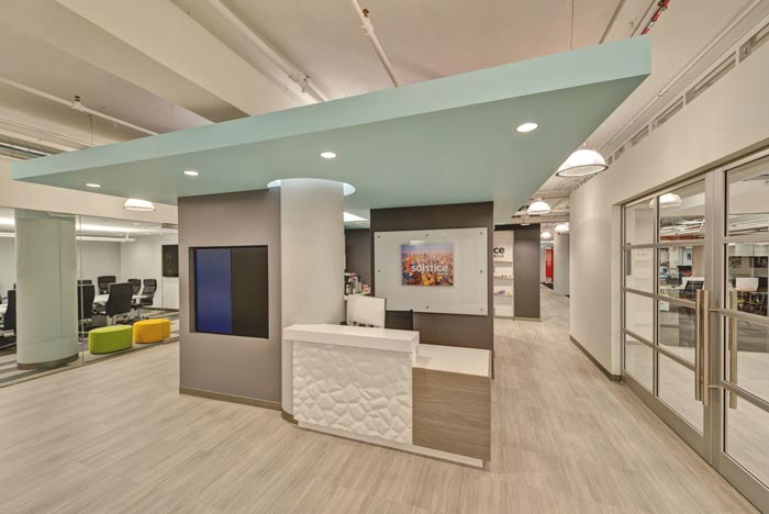 服飾總部辦公室前臺(tái)裝修設(shè)計(jì)案例效果圖