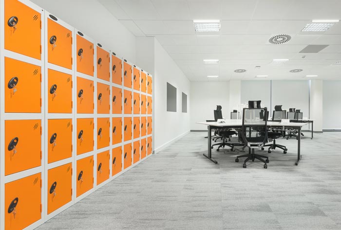 服飾公司辦公室辦公區(qū)域線裝修設(shè)計(jì)案例效果圖