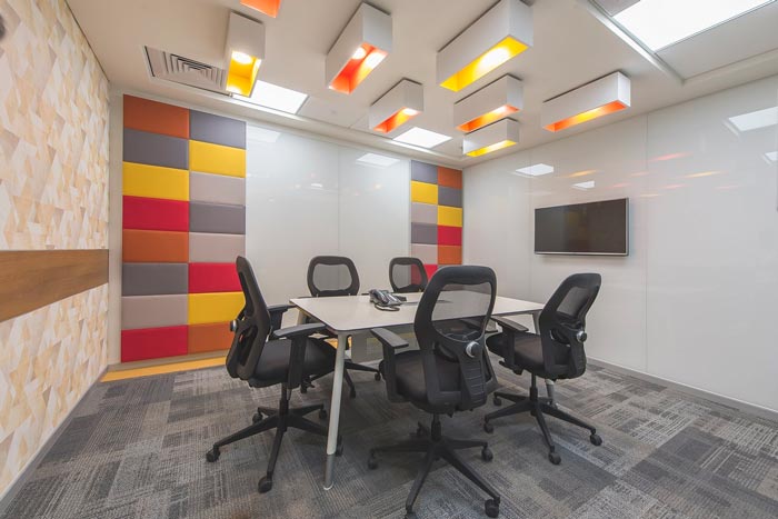 互聯(lián)網(wǎng)服務(wù)提供商辦公室討論區(qū)域裝修設(shè)計案例效果圖