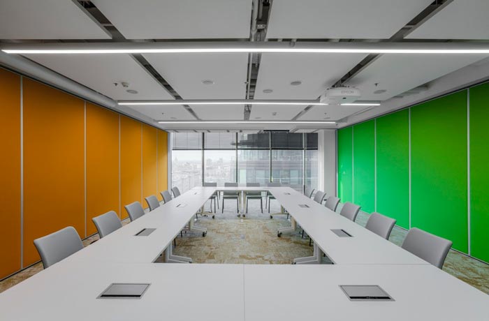 品牌營銷策劃公司辦公室會議室裝修設(shè)計案例效果圖