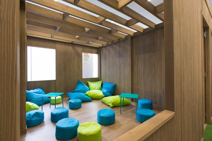 汽車租賃服務(wù)公司辦公室休息區(qū)域裝修設(shè)計(jì)案例效果圖