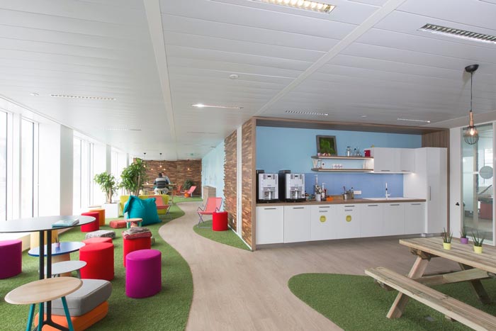 汽車租賃服務(wù)公司辦公室洽談區(qū)域裝修設(shè)計(jì)案例效果圖