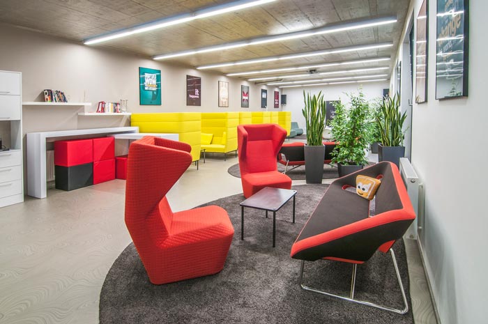 現(xiàn)代簡約辦公室接待區(qū)域裝修設(shè)計(jì)案例效果圖