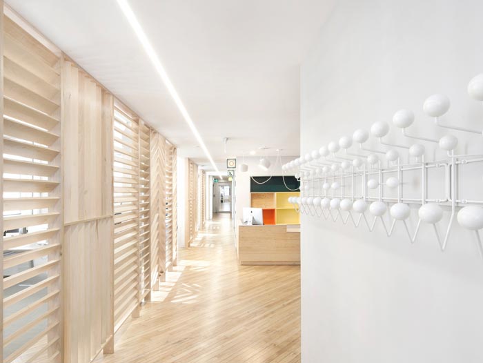 電子商務辦公室進門區(qū)域裝修設計案例效果圖