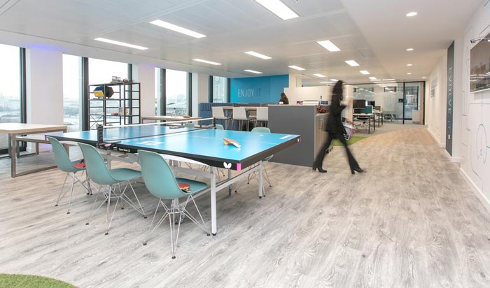 解決方案提供商辦公室活動(dòng)區(qū)域裝修設(shè)計(jì)案例效果圖