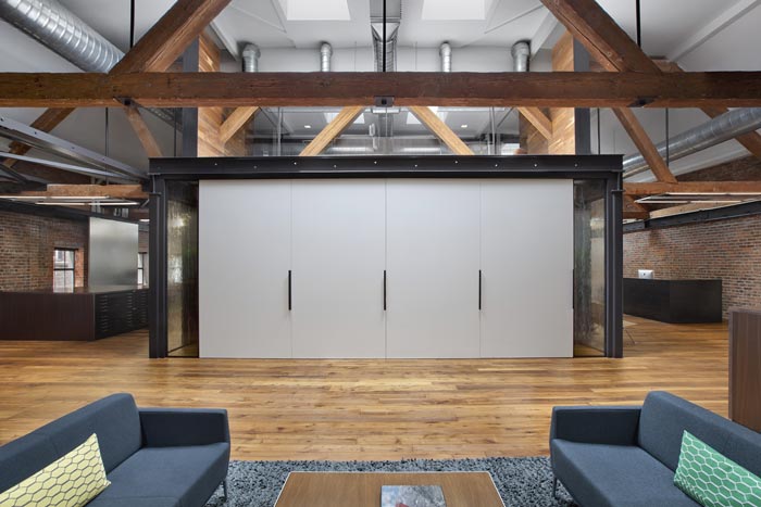 480平方兩層辦公室休息區(qū)域裝修設(shè)計實景圖