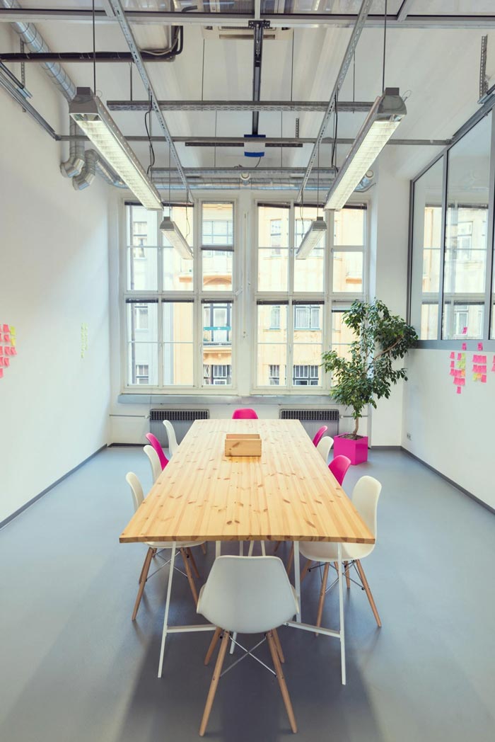 550平方辦公室過(guò)道裝修設(shè)計(jì)實(shí)景圖