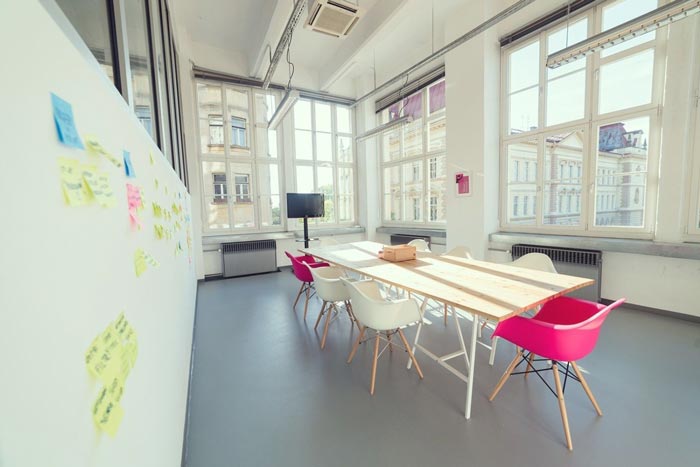 550平方辦公室會(huì)議室裝修設(shè)計(jì)實(shí)景圖