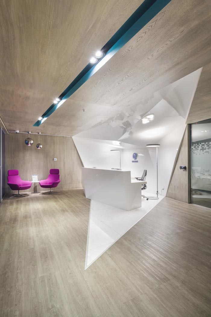 500平方辦公室前臺裝修設(shè)計案例效果圖