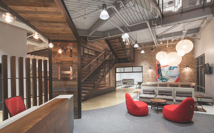 700平方辦公室前臺裝修設(shè)計(jì)實(shí)景圖