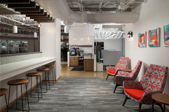 700平方辦公室吧臺裝修設(shè)計(jì)實(shí)景圖