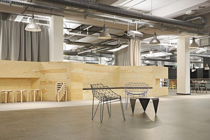 開放創(chuàng)意辦公室動線裝修設計實景圖