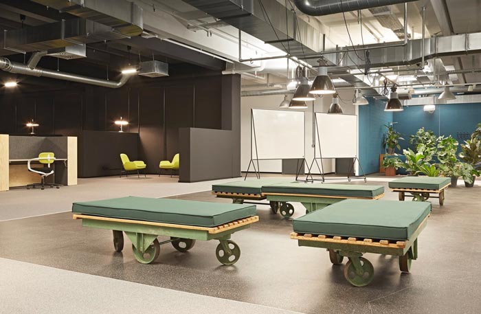 開放創(chuàng)意辦公室活動辦公區(qū)域裝修設計實景圖