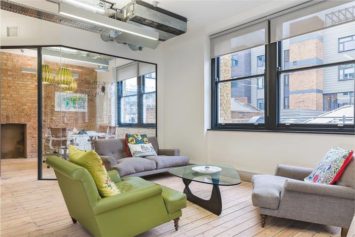 900平方投資辦公室洽談區(qū)域裝修設計實景圖