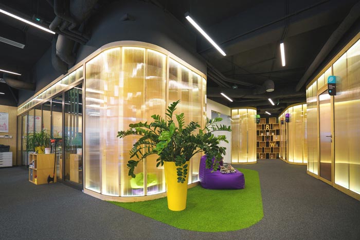 小型創(chuàng)意辦公室進(jìn)門區(qū)域裝修設(shè)計(jì)案例效果圖