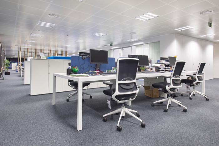 全球制藥公司辦公室辦公區(qū)域裝修設(shè)計(jì)案例效果圖