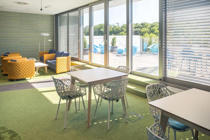 軟件技術(shù)公司辦公室休息區(qū)域裝修設(shè)計(jì)案例效果圖