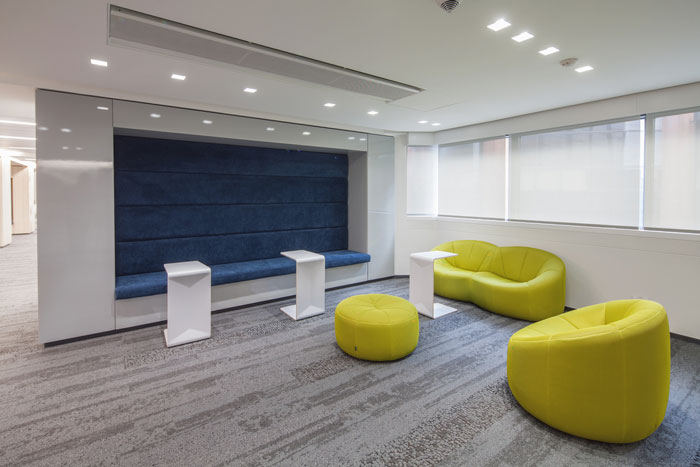 貸款金融公司辦公室休息區(qū)域裝修設(shè)計(jì)案例效果圖