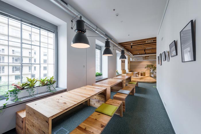 節(jié)能技術(shù)公司辦公室過道裝修設(shè)計案例效果圖