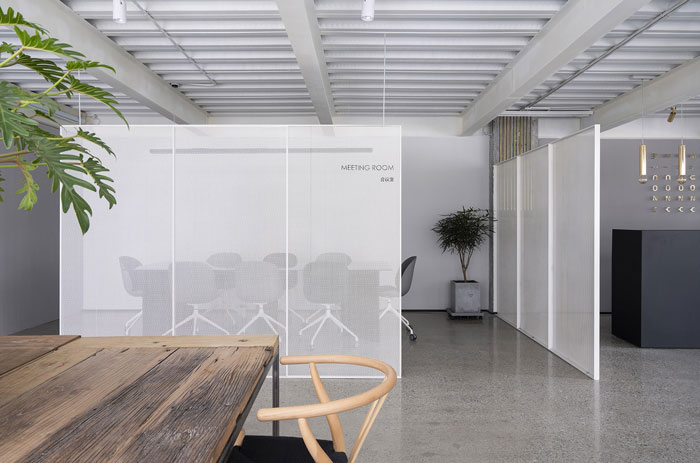 家居公司辦公室會議室裝修設(shè)計效果圖