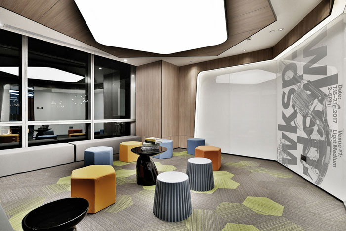 聯(lián)合辦公空間閱讀區(qū)裝修設(shè)計效果圖