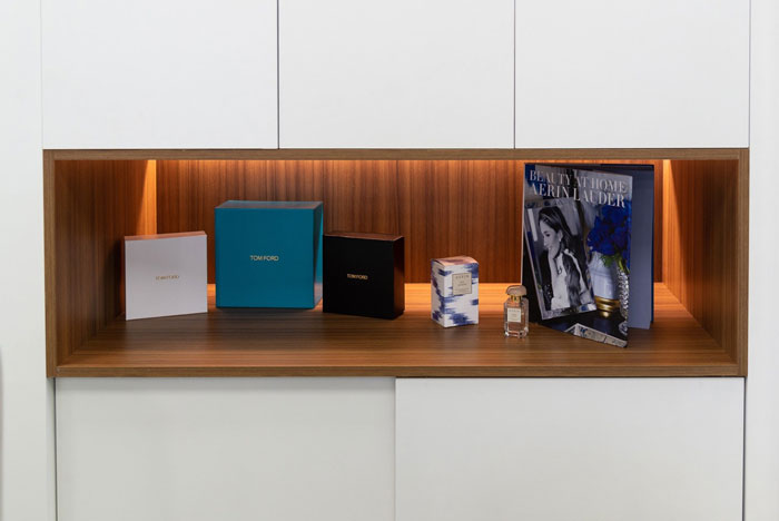 化妝品公司辦公室展示區(qū)裝修設計效果圖