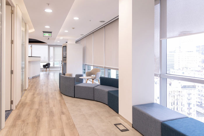 化妝品公司辦公室休息區(qū)裝修設計效果圖