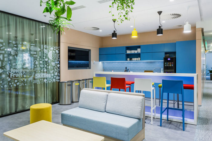 寵物食品公司辦公室茶水間裝修設(shè)計效果圖