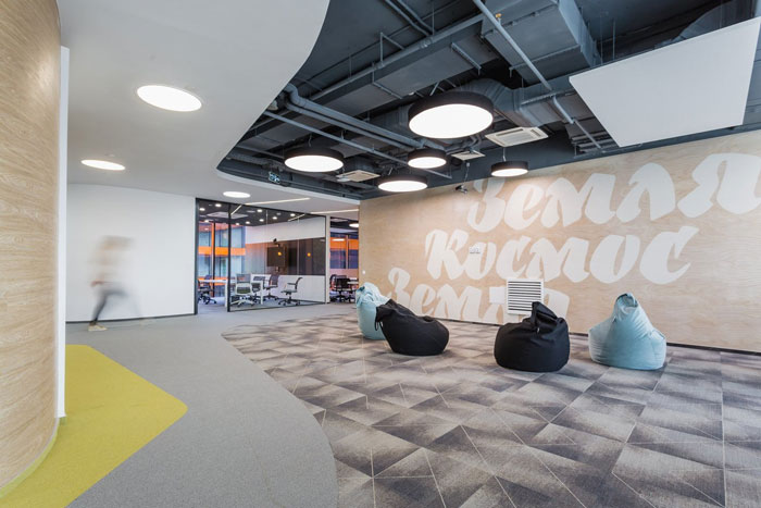 網(wǎng)絡(luò)安全公司辦公室動(dòng)線休息區(qū)裝修設(shè)計(jì)效果圖