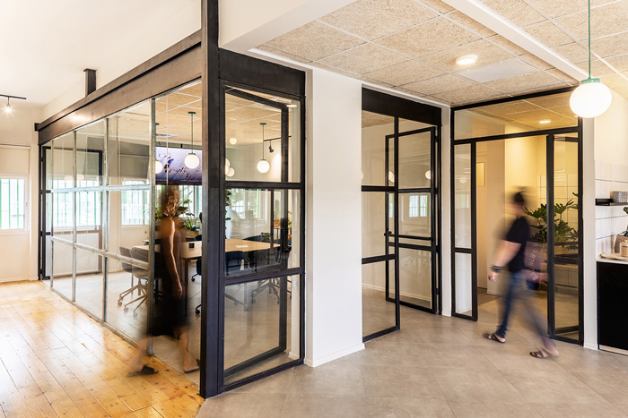 網(wǎng)絡辦公室過道裝修設計效果圖