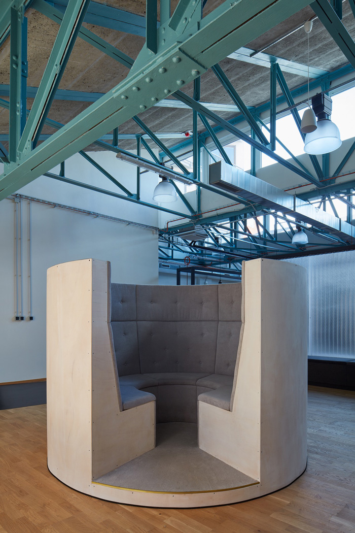 電子商務(wù)辦公室交流區(qū)裝修效果圖