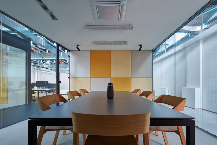電子商務(wù)辦公室會(huì)議室裝修效果圖