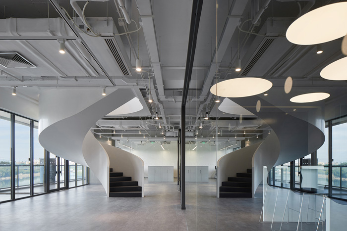 辦公大樓旋轉(zhuǎn)樓梯裝修設(shè)計效果圖