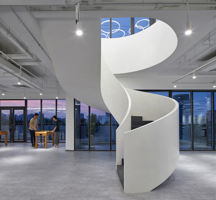 辦公大樓旋轉(zhuǎn)樓梯裝修設(shè)計效果圖