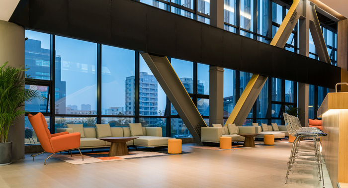 創(chuàng)客辦公交流區(qū)裝修設(shè)計效果圖