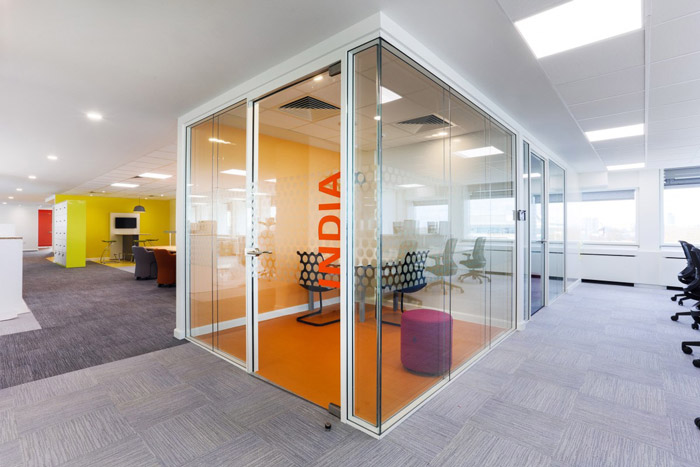 理財公司接待區(qū)裝修設計效果圖