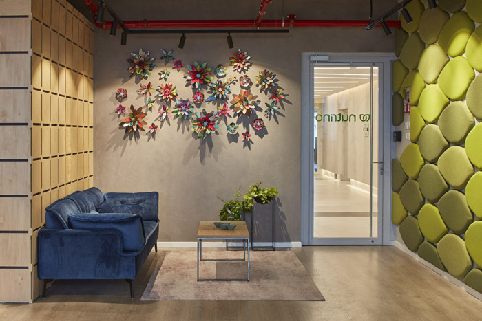 營養(yǎng)科技公司辦公室進(jìn)門區(qū)設(shè)計效果圖