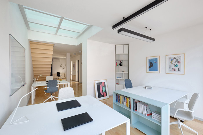 頂層工作室辦公區(qū)裝修設(shè)計效果圖