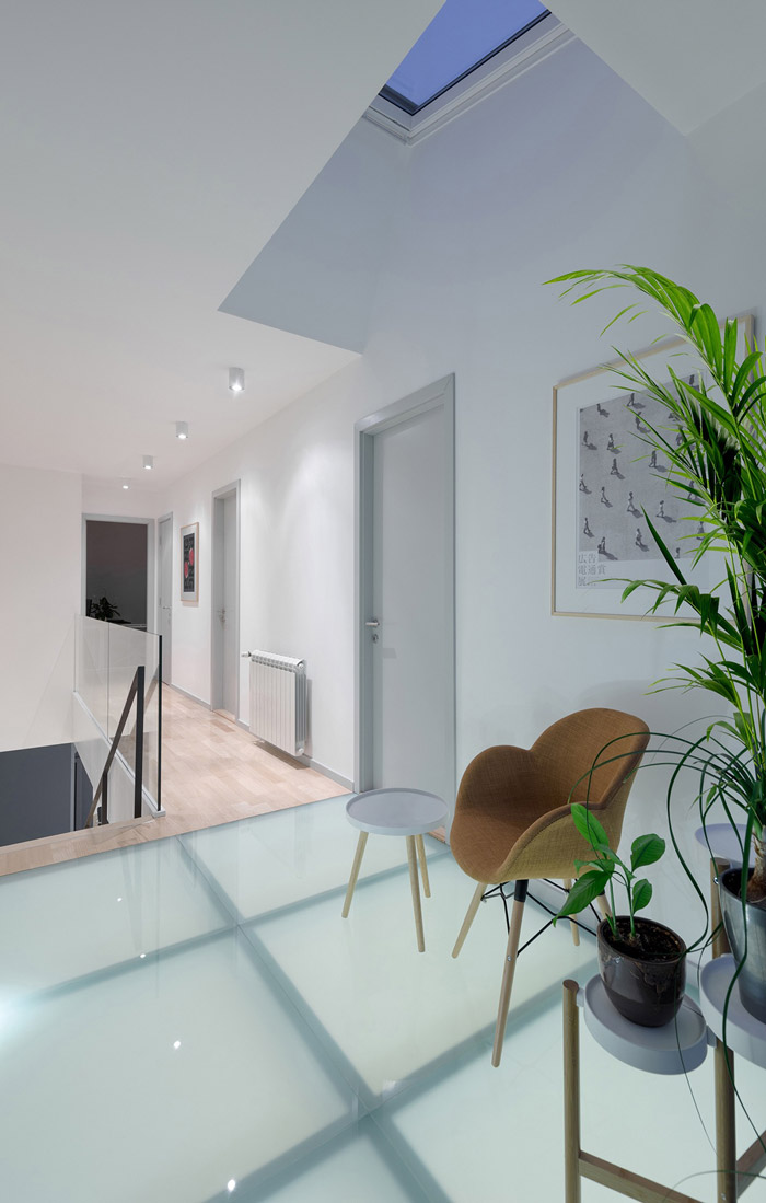 頂層工作室二層裝修設(shè)計效果圖