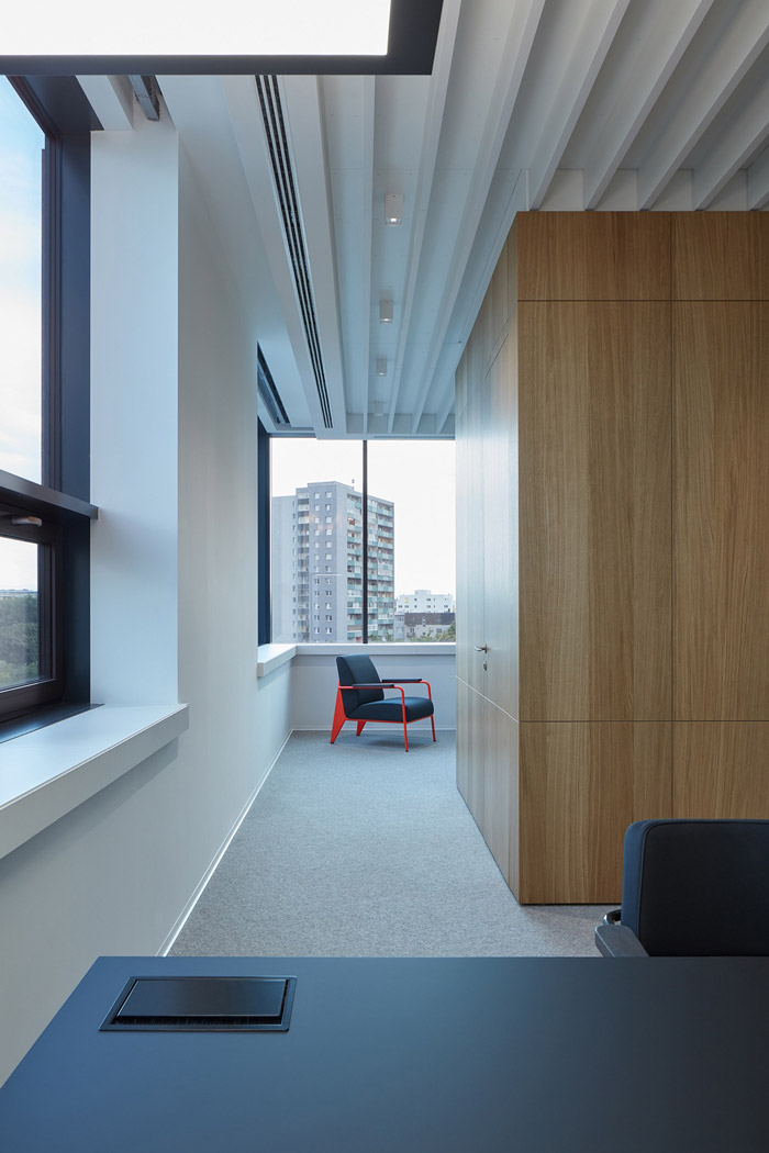 房產(chǎn)公司過道裝修設(shè)計(jì)效果圖