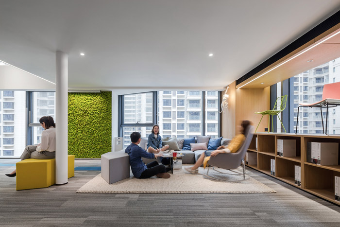 兩層辦公空間交流區(qū)裝修設(shè)計方案